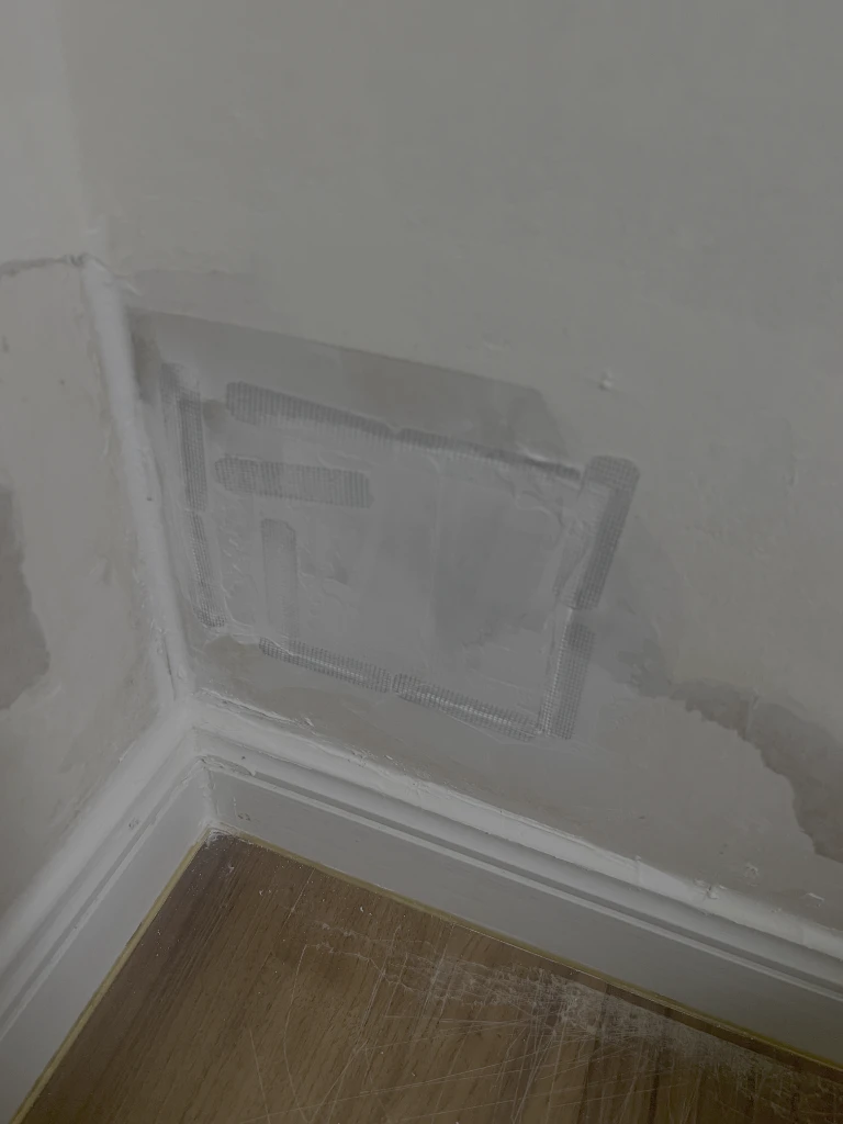 우레탄폼 충진 후 마감 작업