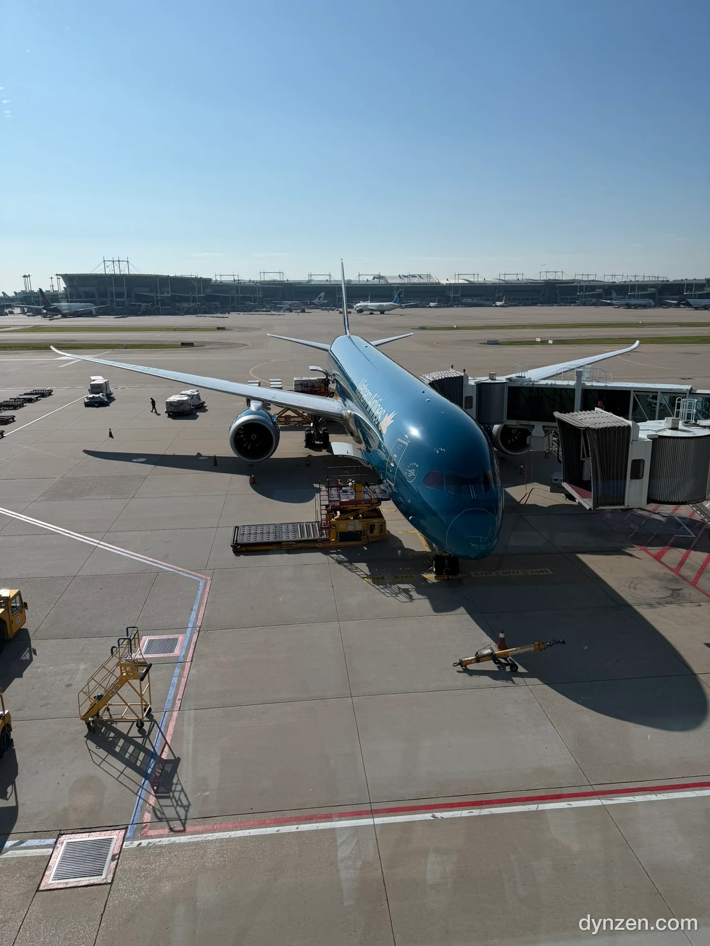 A Vietnam Airlines plane waiting outside the gate at Incheon Airport