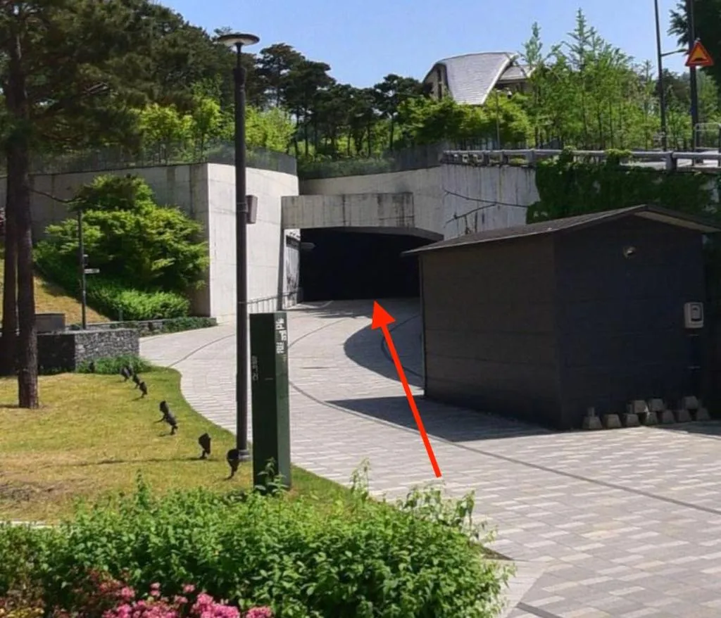 Transfer Center Entrance Tunnel