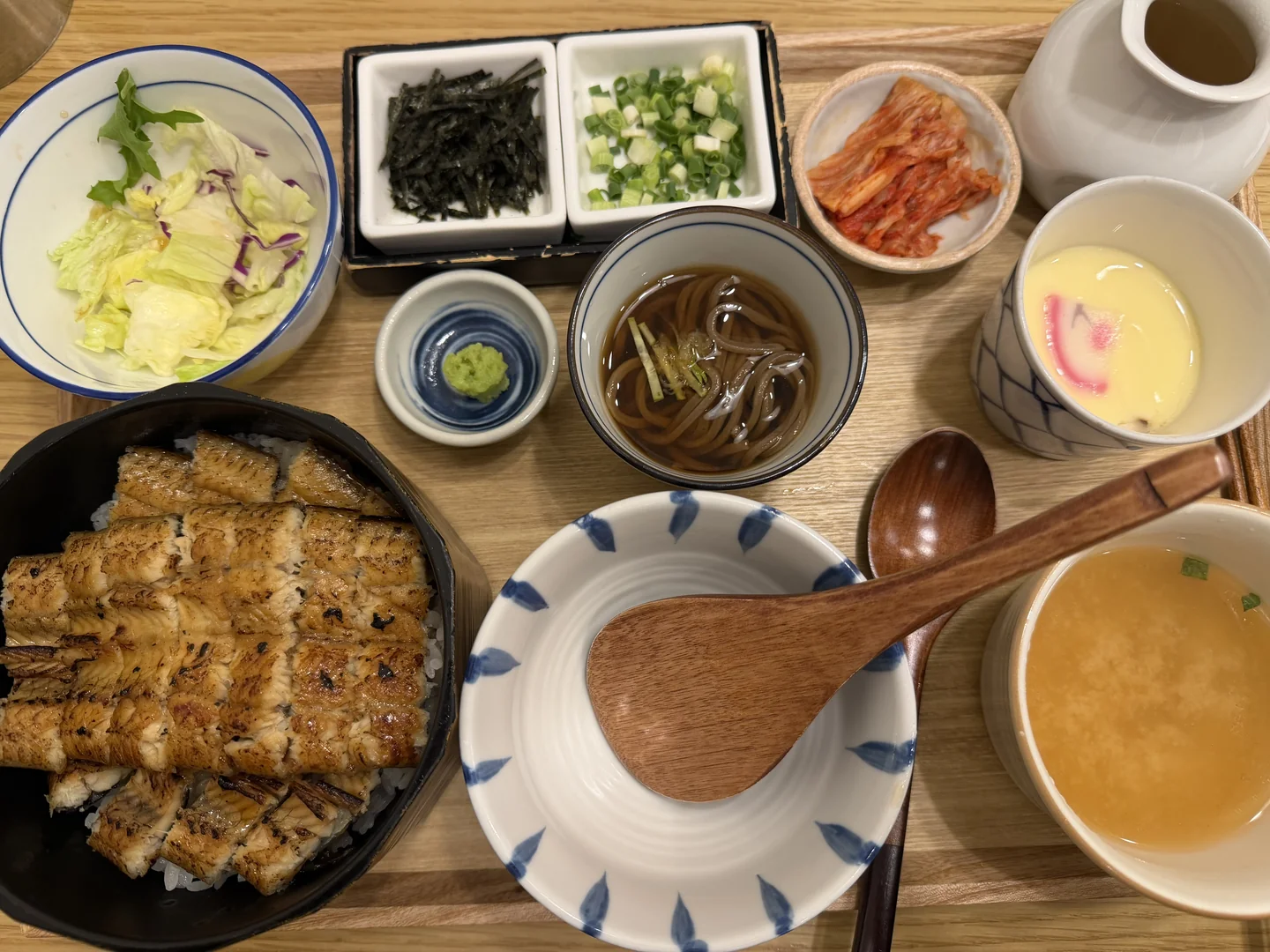 Revealing the eel rice under the lid